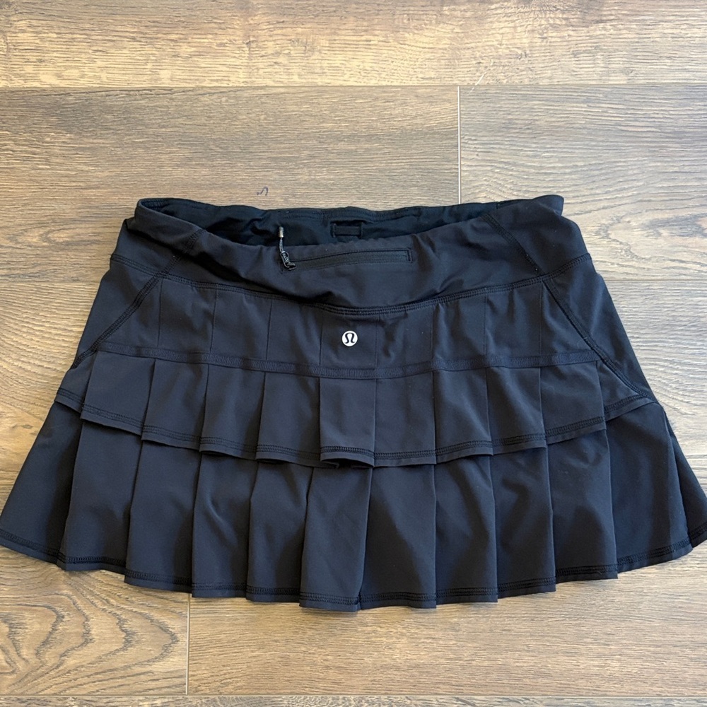 Lululemon Women's Black Athletic Skort with Pleated Hem - Picture 2 of 2